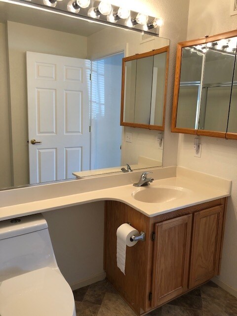 Bathroom 2 - 611 Horizon Cv