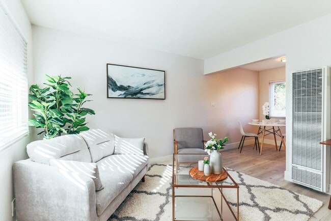 Building Photo - Niles Station