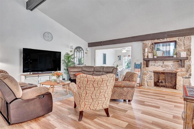 Building Photo - 4 Nottingham Way