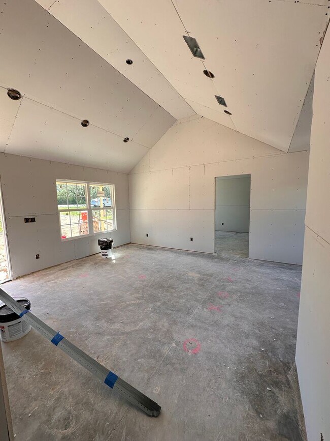 Building Photo - 4 Bed 3 Bath Brick Home