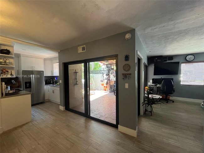 Building Photo - 447 NW 98th Ct