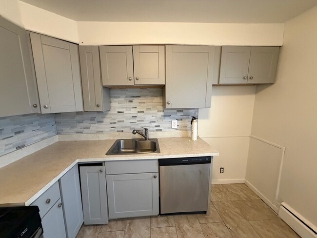 Building Photo - 130 Harvey Ave