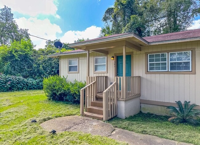 Building Photo - 541 Okaloosa St