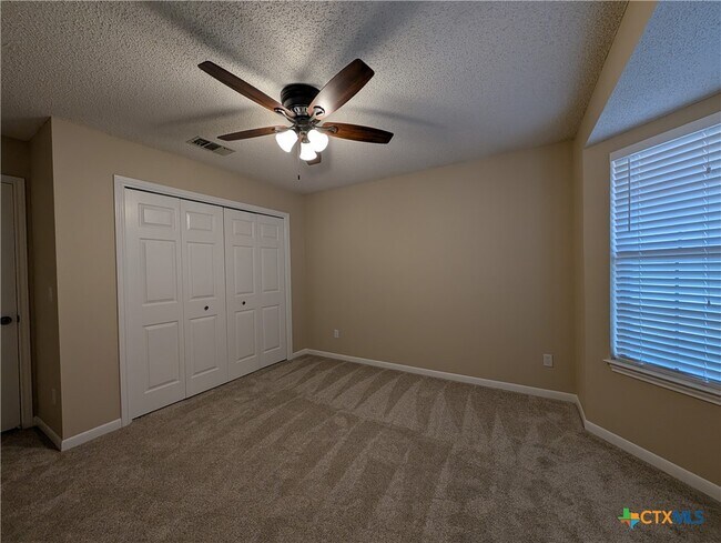 Building Photo - 1666 Lantana Cir