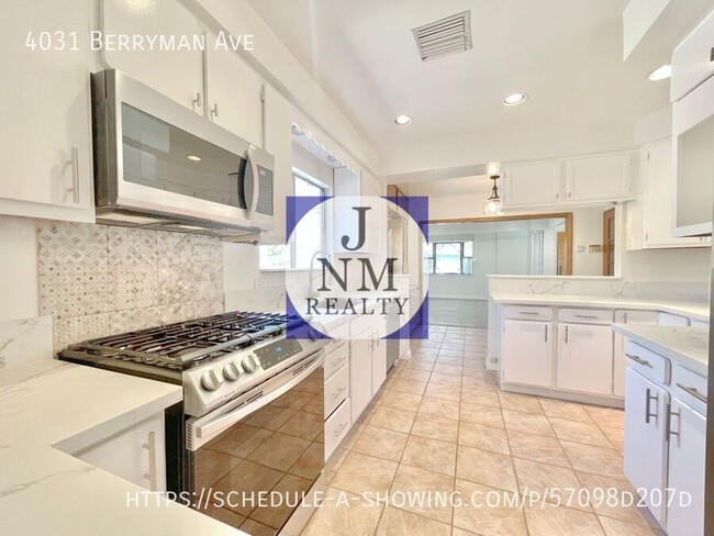 Building Photo - Newly remodeled two story 3 Bed + 2 Bath H...