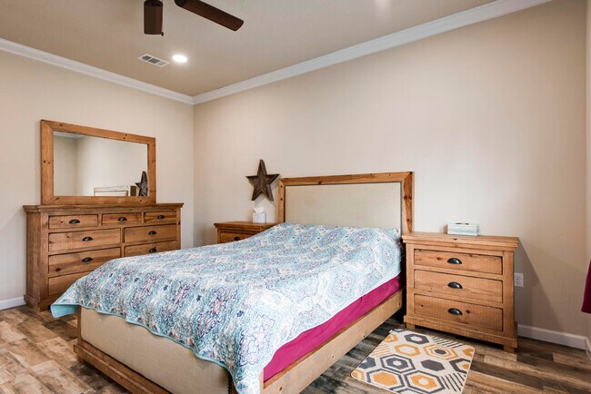 Building Photo - 4600 Hermosa Rd