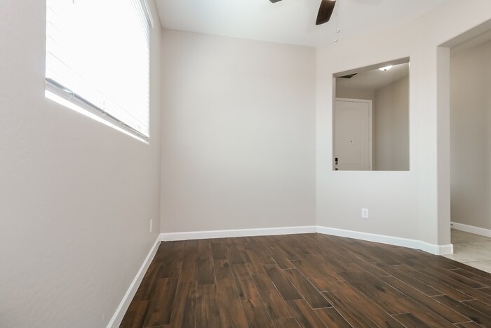 Building Photo - 23775 W Magnolia Dr