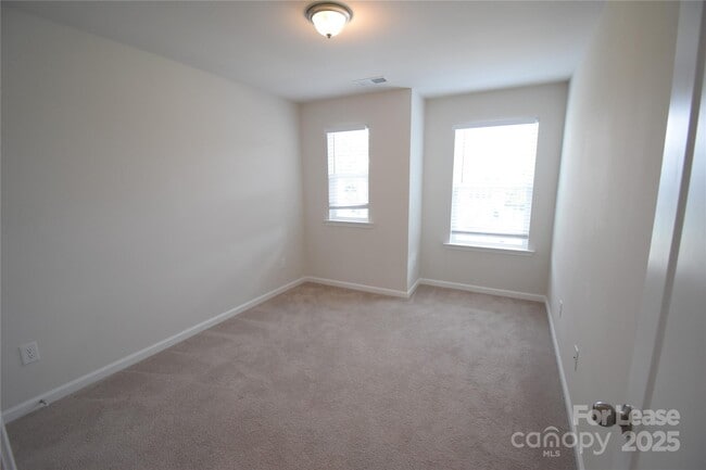 Building Photo - 12120 Ardrey Park Dr