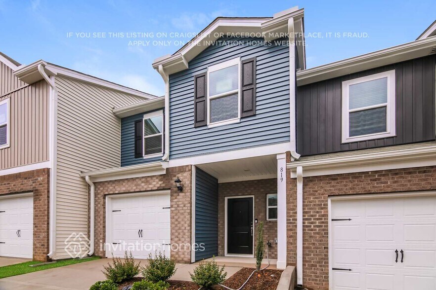 Building Photo - 819 Holiday Pk Ln