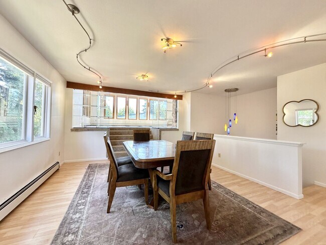 Building Photo - Newly Updated 4 Bedroom UMED Home!