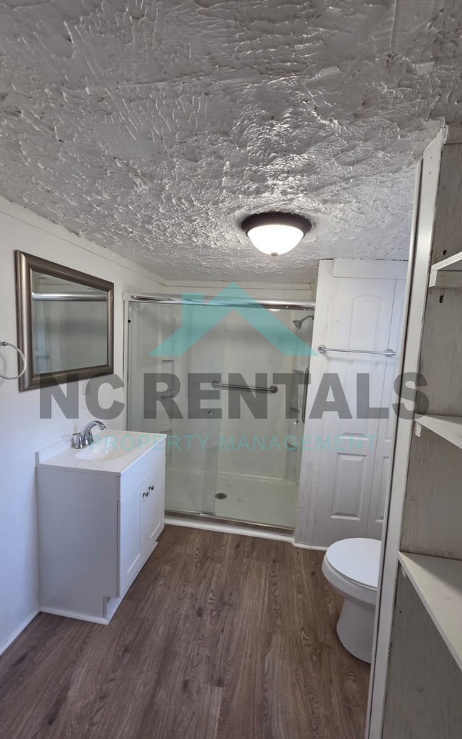 Building Photo - 715 3rd Ave