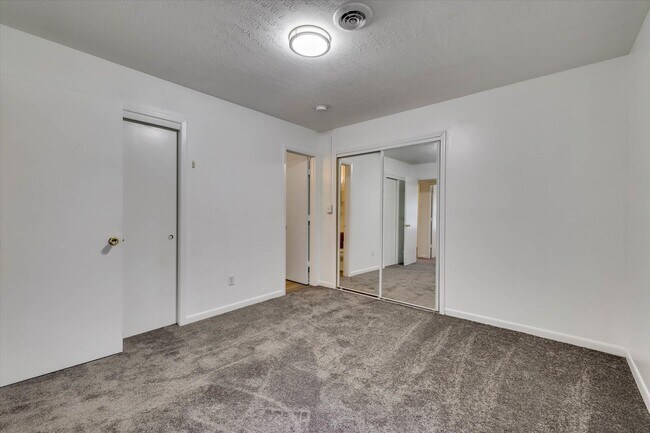 Building Photo - 2307 Hardwick Rd