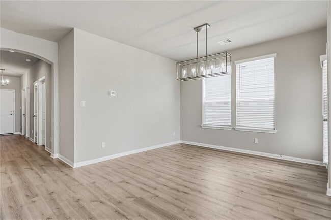Building Photo - 5331 Bruno St