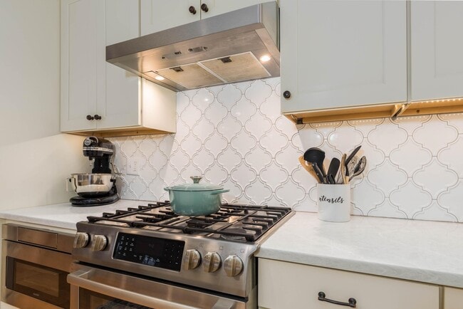 Building Photo - 1 Franklin St