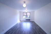 Building Photo - 0 bedroom in ELMHURST NY 11373