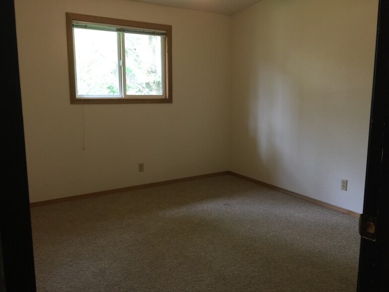 Building Photo - 245 SW Arbor St