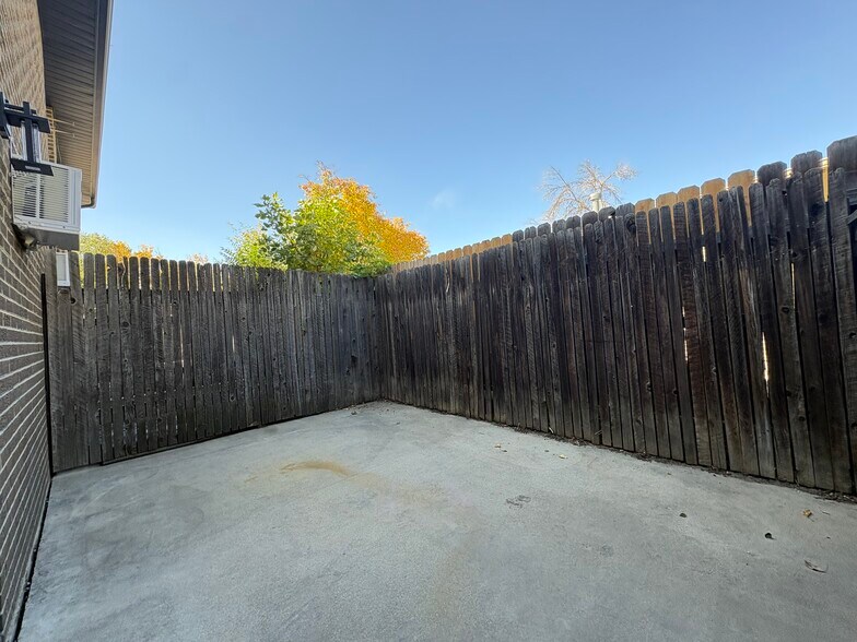 Building Photo - 30 Emery Way