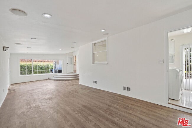 Building Photo - 4818 La Canada Blvd