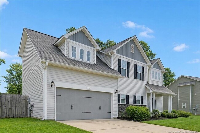 Building Photo - 143 Ledgebrook Ln