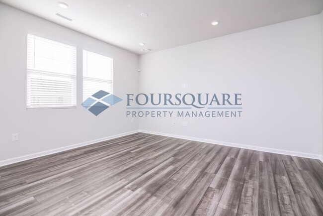 Building Photo - New Townhome | Washer/ Dryer Included |Fib...