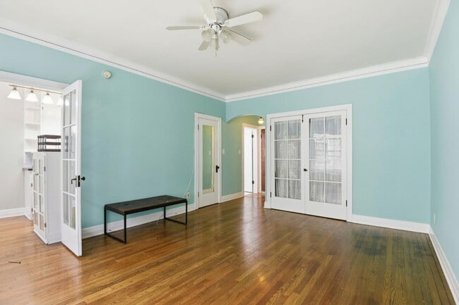 Building Photo - 2121 James M Wood Blvd