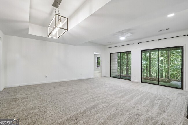 Building Photo - 110 Westchester Way