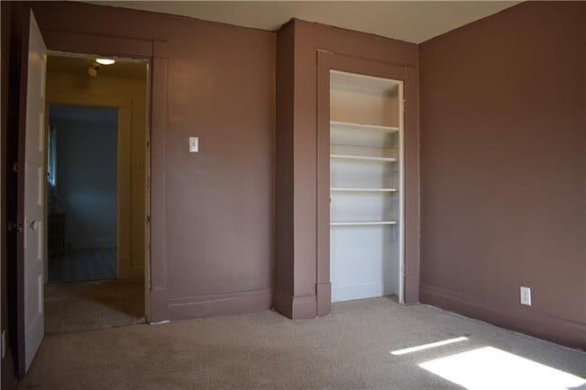 Building Photo - 638 Pittsburgh St