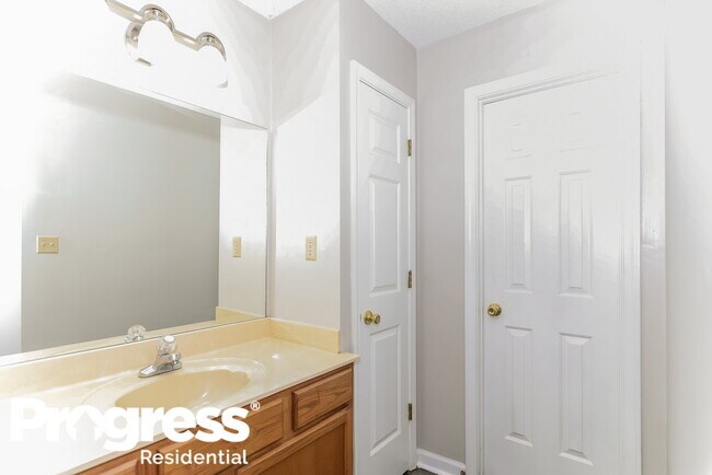 Building Photo - 1024 Jessa Cove