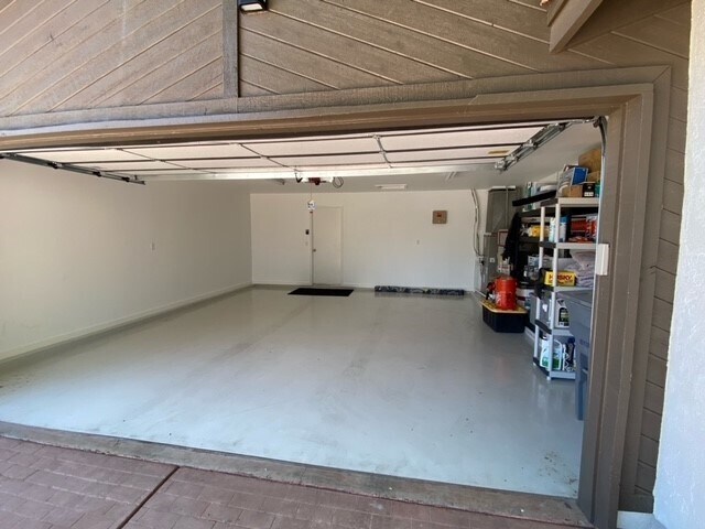 Building Photo - 545 S Valley View Dr