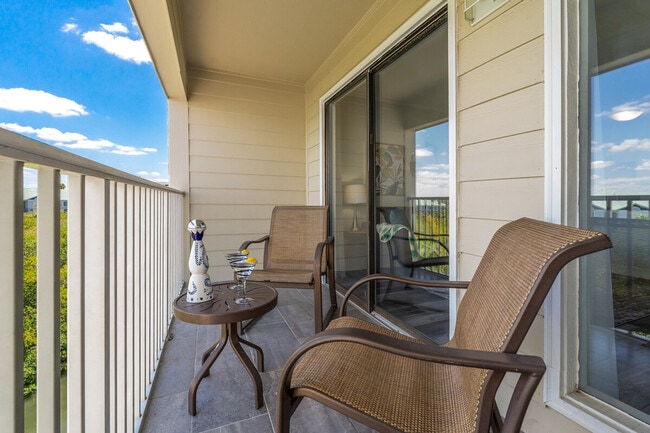 Building Photo - 2502 N Rocky Point Dr