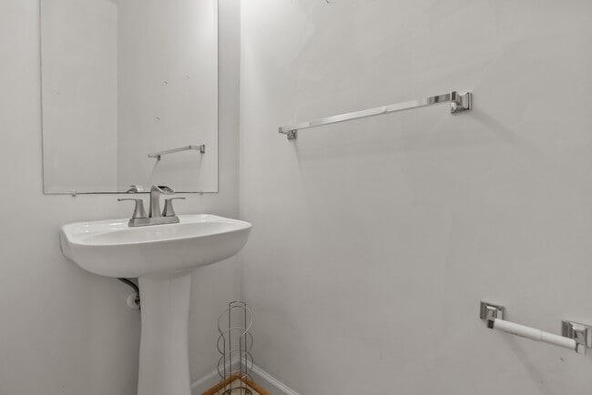 Building Photo - 5509 Bulls Bay Dr