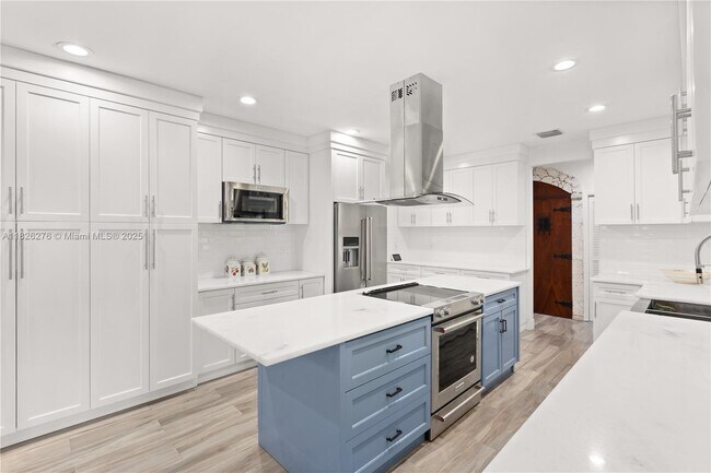 Building Photo - 13505 SW 83rd Ct