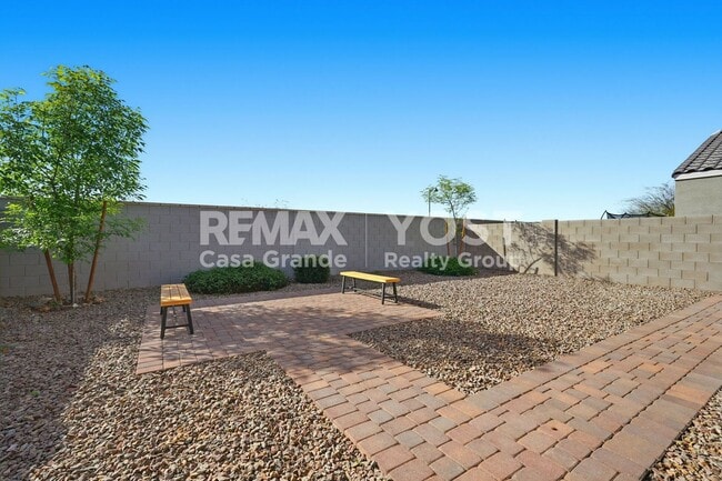 Building Photo - Move-In Ready Beauty with Granite Counters & Private Backyard!