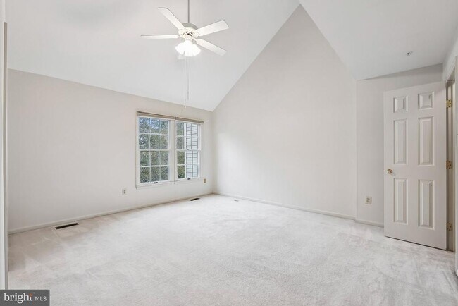 Building Photo - 15831 Glacier Ct