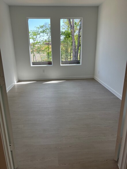 Office/ Flex space - 2029 Nokota Pky