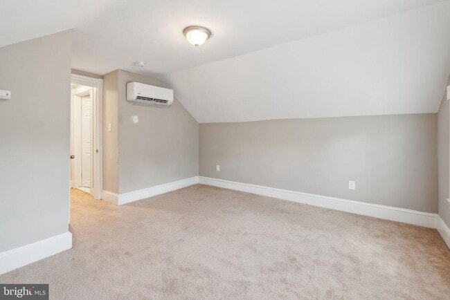 Building Photo - 2810 Montebello Terrace