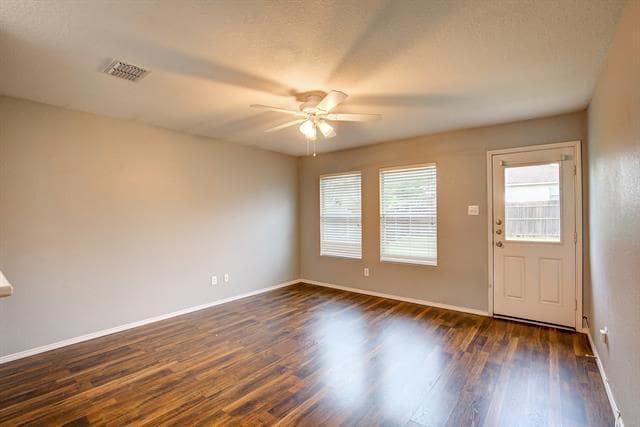 Building Photo - 705 Poncho Ln