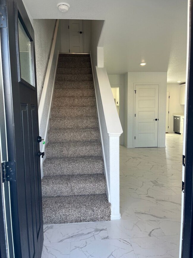 Building Photo - COX-NORTHRIDGE DR-3