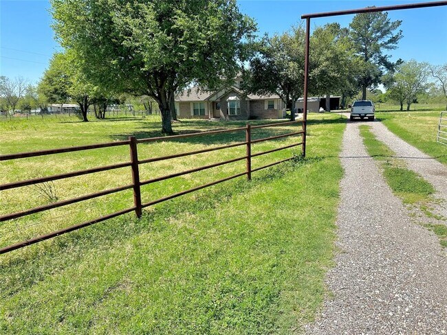 Primary Photo - 19303 Becker Rd