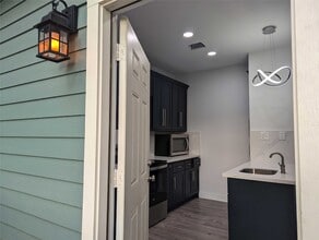 Building Photo - 4711 Rusk St