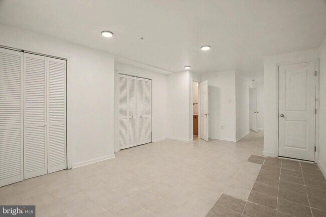 Building Photo - 14805 Strawberry Ln