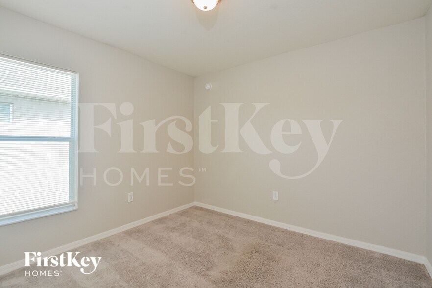 Building Photo - 127 Sandhill Crane Ln