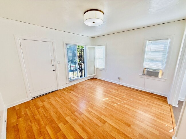 Building Photo - 1801 W 39th St