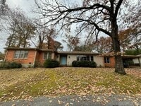 Building Photo - 116 Valleyview St