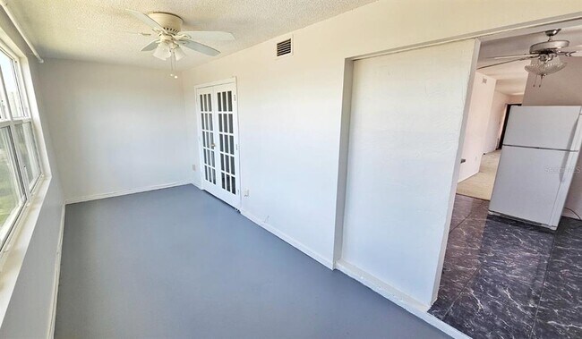 Building Photo - 1000 49th Street N