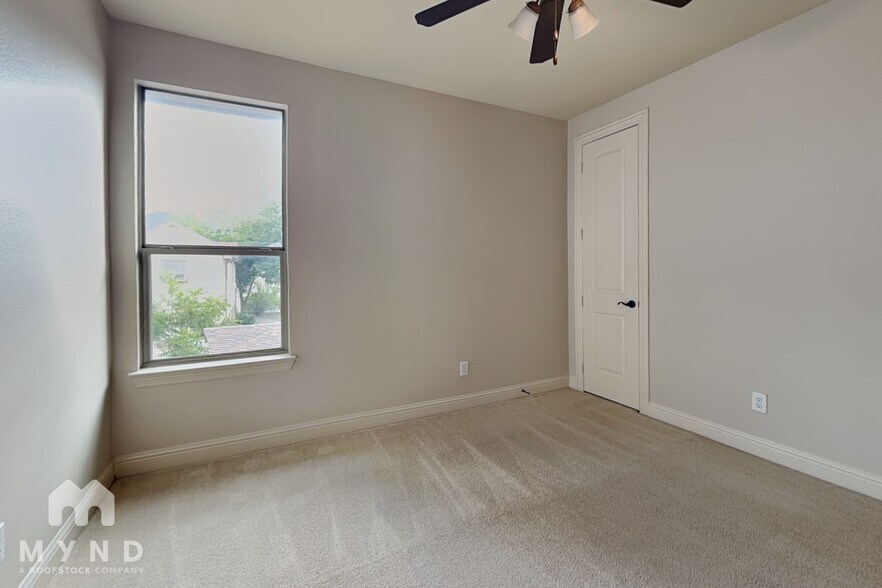 Building Photo - 2204 Apollonia Ln