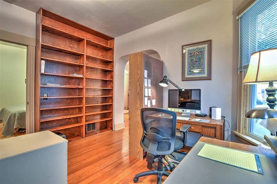 Building Photo - 1216 Jenifer St