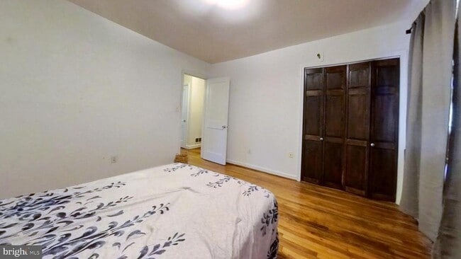 Building Photo - 108 E Rosemont Ave