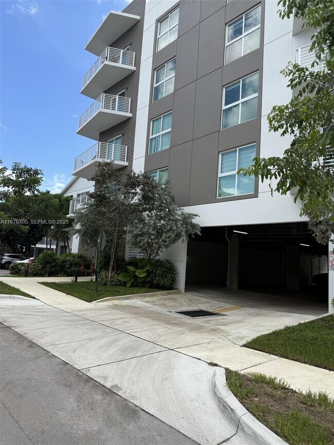 Building Photo - 1938 Jackson St