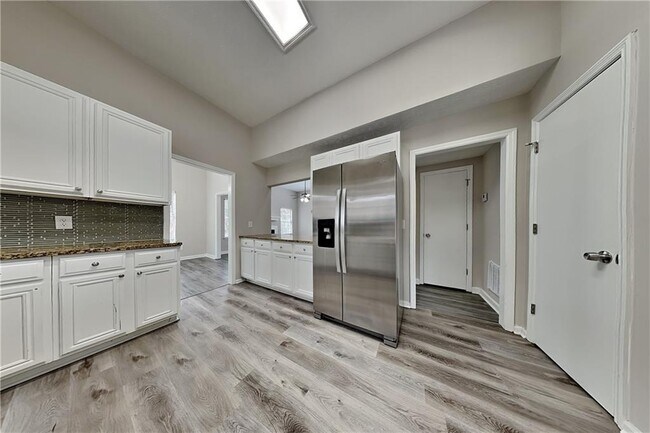 Building Photo - 2940 Trotters Pointe Dr